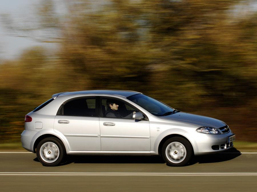  Chevrolet Lacetti Hatchback 2004 года  (UK) (фото 5 из 10)
